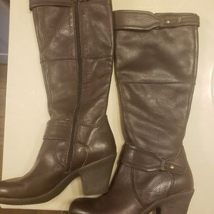 Easy Spirit Brown leather tall boots size 8.5W